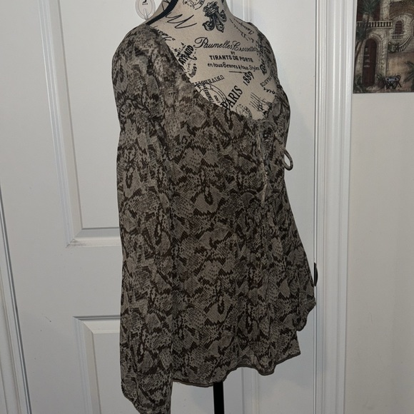 Michael Michael Kors Women’s Blouse - Picture 3 of 7